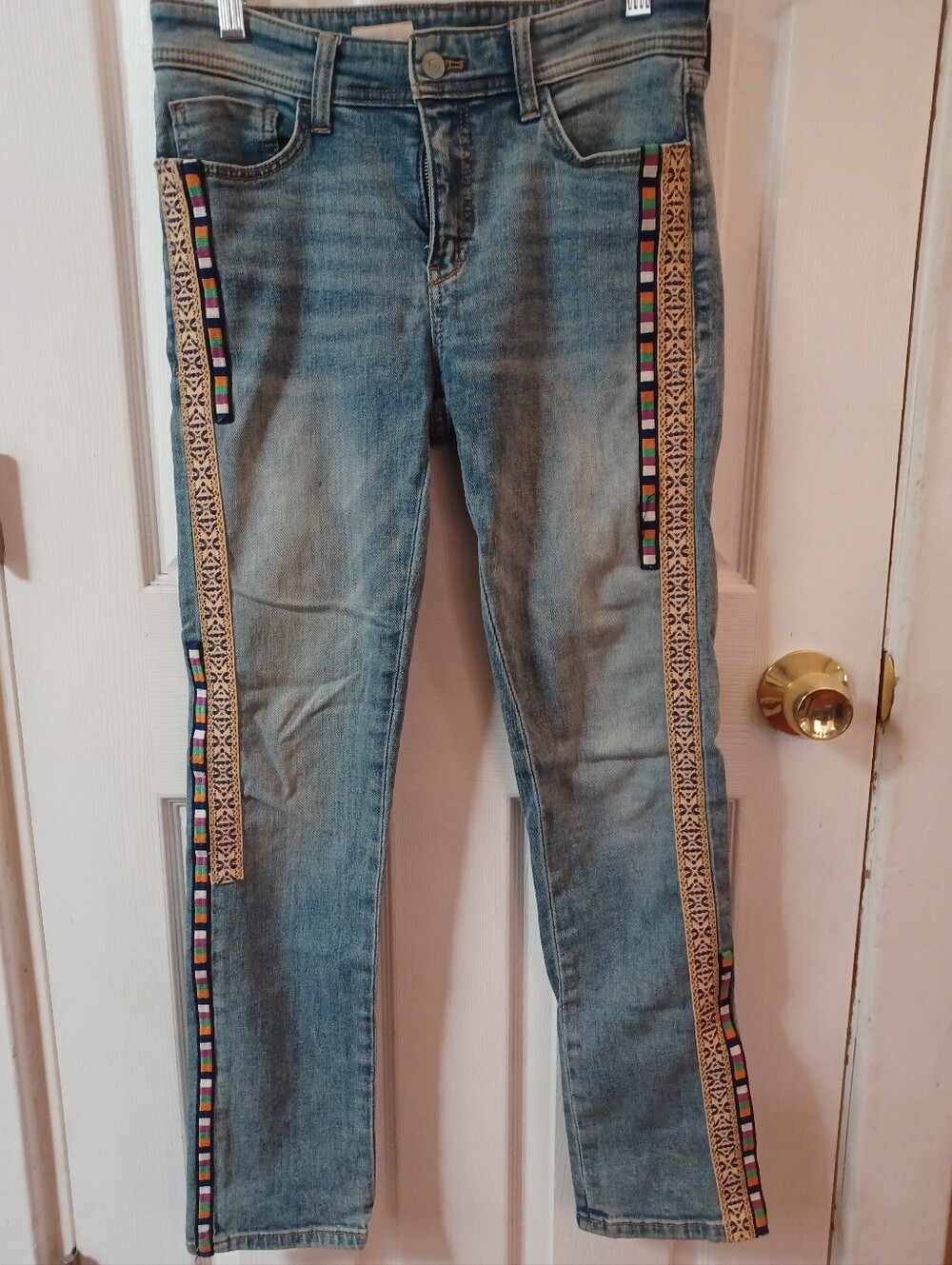 Anthropologie Pilcro Embroidered Slim Boyfriend Crop Jean